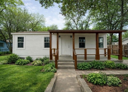 4611 Milburn Ln - Photo 1