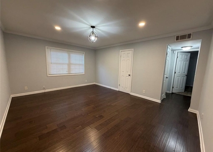 777 Jordan Lane - Photo 1