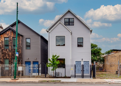 1746 N California Avenue - Photo 1