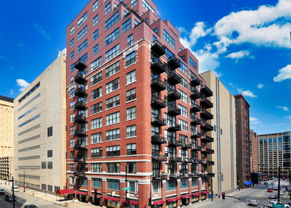 547 S Clark Street - Photo 1