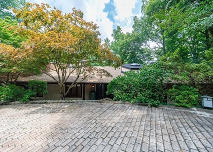 130 Huntcliff Point Ne - Photo 1