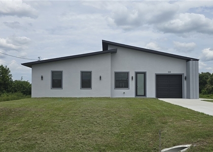 515 Croydon Avenue S - Photo 1