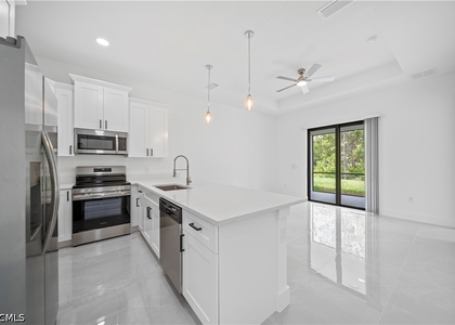 1502 Gretchen Avenue S - Photo 1