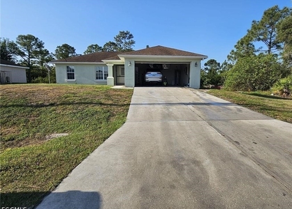 3005 40th Street W - Photo 1
