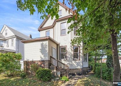 72 Winant - Photo 1