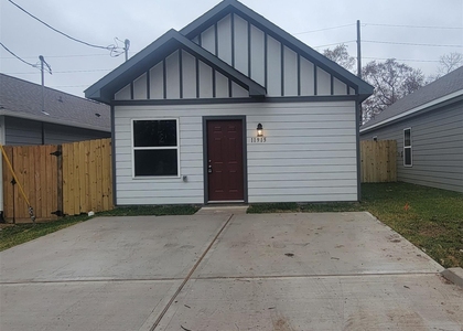 11915 Nelwood Street - Photo 1