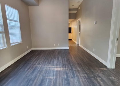 711 Graham Place - Photo 1