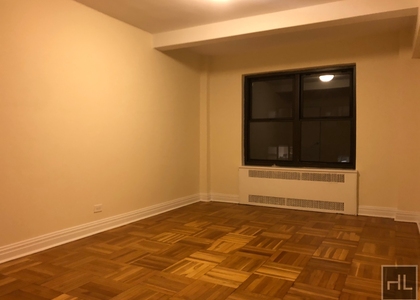 East 56 Street - Photo 1