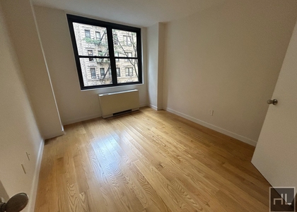 East 49 Street - Photo 1
