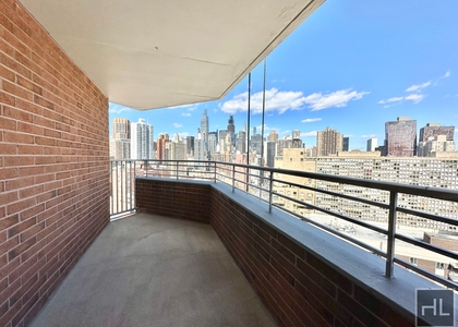 Second Avenue - Photo 1