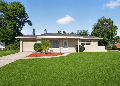11234 68th Avenue N - Photo 1