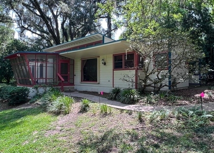 411 Nw 26th Street - Photo 1