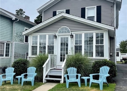 31 Lawrence Avenue - Photo 1