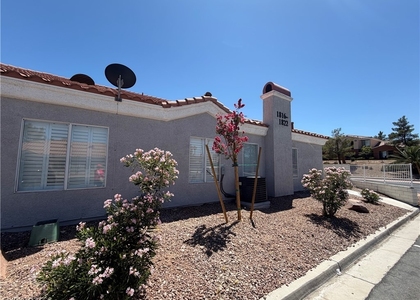1822 N Jones Boulevard - Photo 1