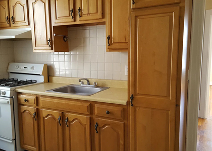 Astoria 47th street - Photo 1
