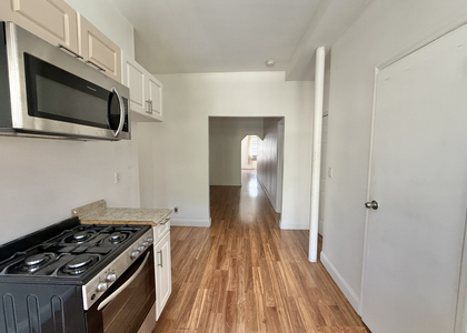293 Wyckoff Ave - Photo 1
