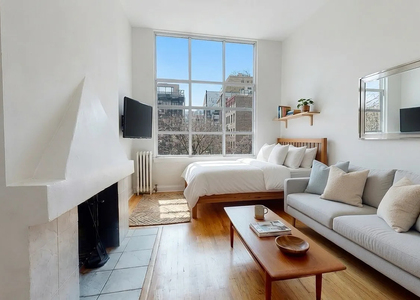 West 25th Street - Photo 1