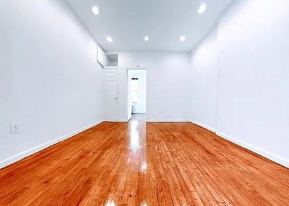 214 East 10th Street - Photo 1