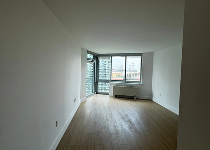 Center Boulevard - Photo 1