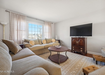 202 Yale Avenue - Photo 1