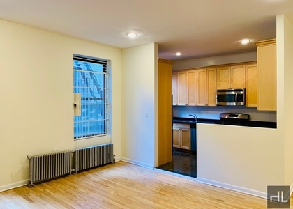 West Broadway - Photo 1