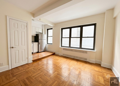 East 56 Street - Photo 1