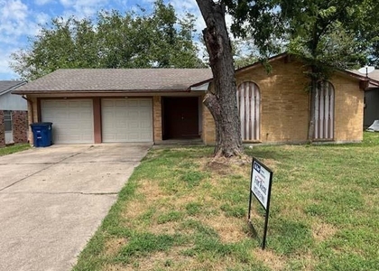 806 Phillips Drive - Photo 1