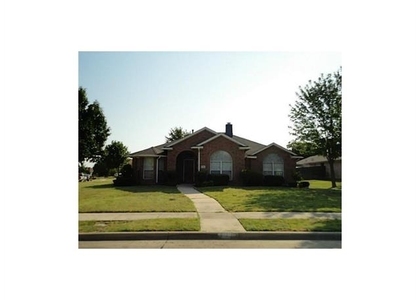 123 E Clubview Circle E - Photo 1