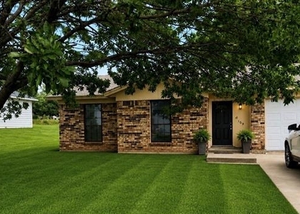 1109 S Spears Street - Photo 1