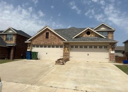 4918 Villas Drive - Photo 1