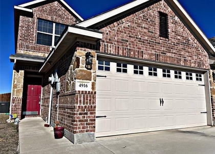 4916 Villas Drive - Photo 1