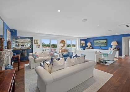 330 Cocoanut Row - Photo 1