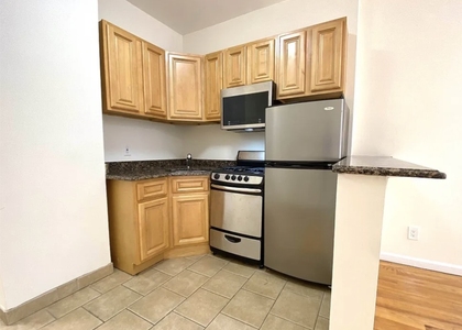 East 10th Street - Photo 1