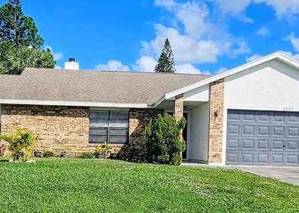 1137 Sw Estaugh Avenue - Photo 1