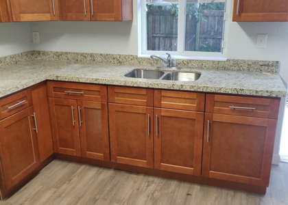 210 Sw 7th Street - Photo 1