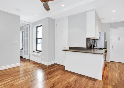 1590 Lexington Avenue, #10 - Photo 1