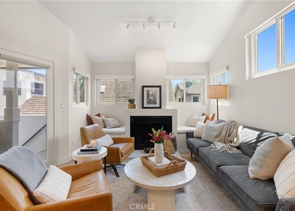 617 1/2 Acacia Avenue - Photo 1