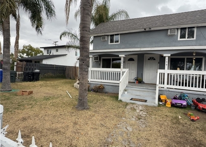 139 N Palm Avenue - Photo 1
