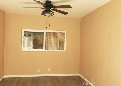 1040 E I - Photo 1