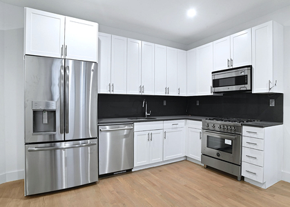 Madison Avenue - Photo 1