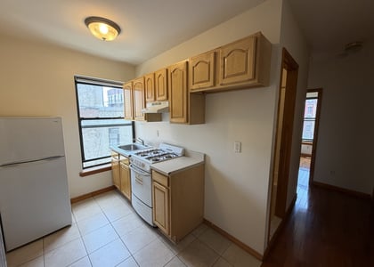 E 14th St - Photo 1