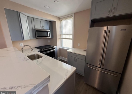 2423 E Allegheny Ave - Photo 1