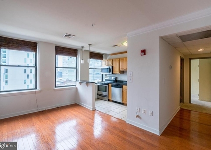 1939 Chestnut Street - Photo 1