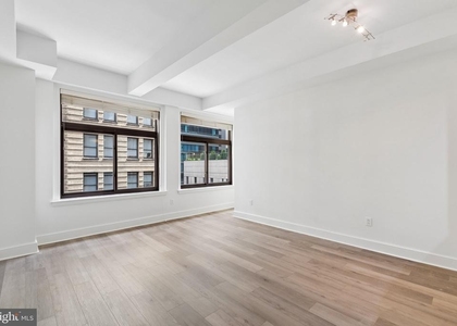1500 Chestnut Street - Photo 1