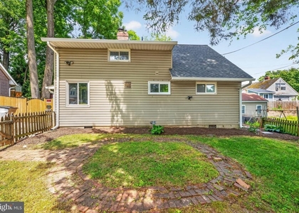 303 Nimitz Avenue - Photo 1