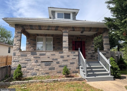 222 Townsend Avenue - Photo 1