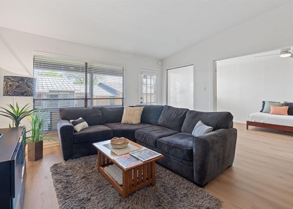 1101 Hollow Creek Dr - Photo 1