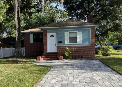 5105 Hollycrest Drive - Photo 1