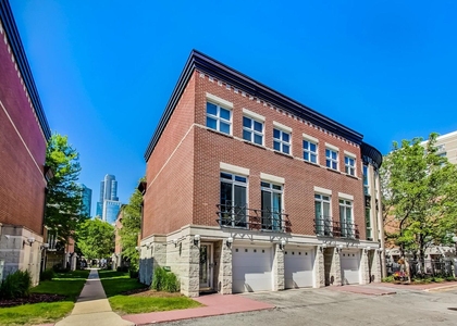 1512 S Prairie Avenue - Photo 1