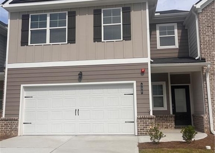 398 Lanier Circle - Photo 1